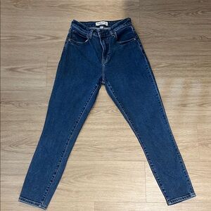 Abercrombie & Fitch The Super Skinny Ankle High Rise Jeans